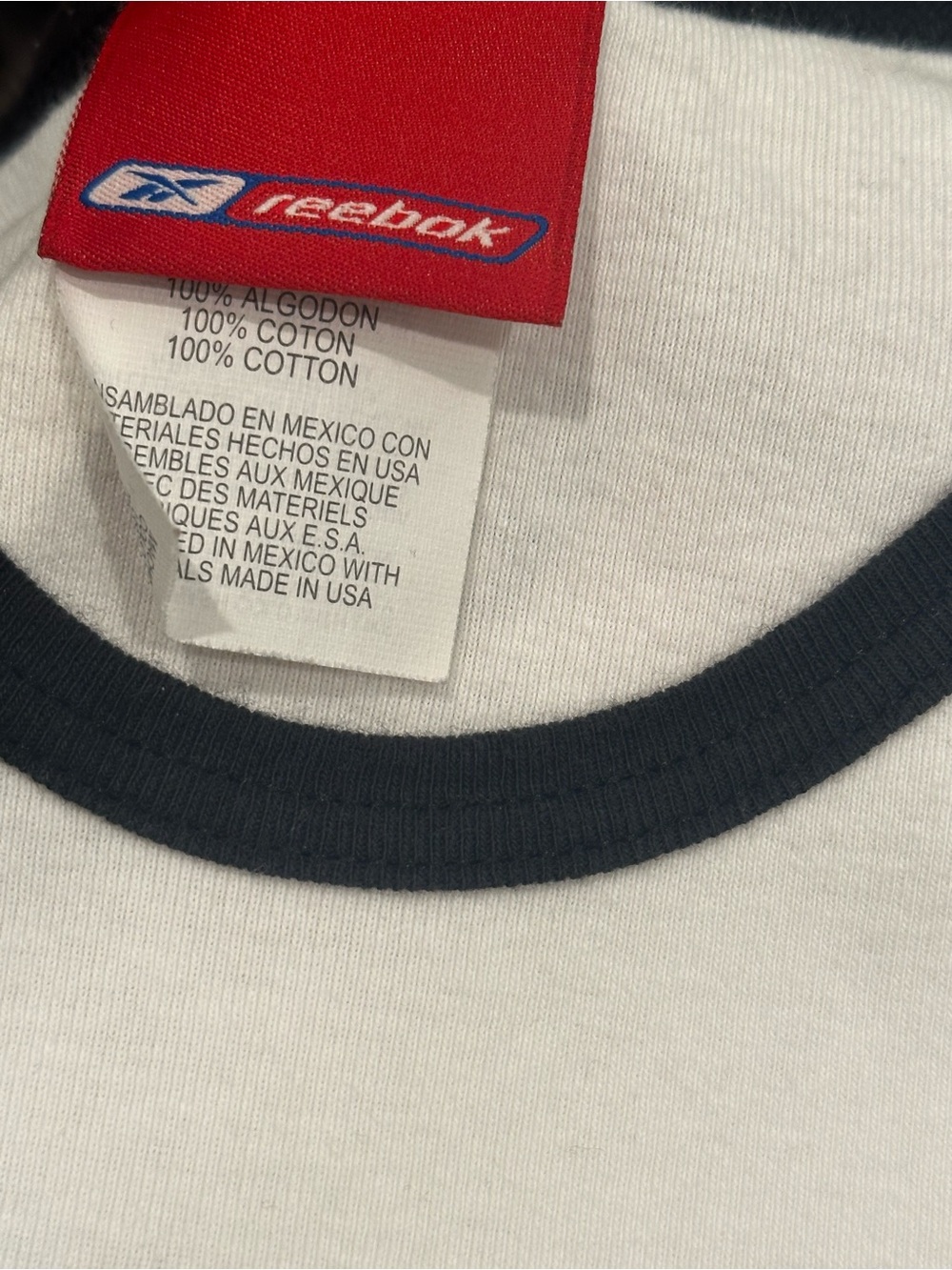 San Antonio Spurs Women’s Reebok Tee Shirt - Picture 3 of 3